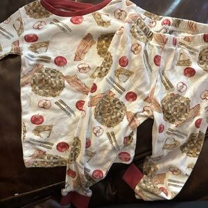 GAP Kids Pajama Set with Thanksgiving Pie Print in Cream and Red